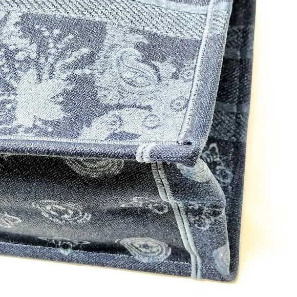 Christian Dior Large Book Tote in Denim Blue Toile de Jouy COA/dustbag - Picture 6 of 15